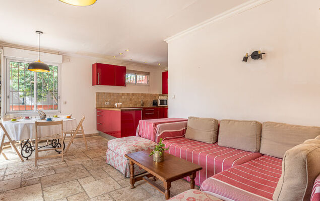 Lou Clapas - Photo 7